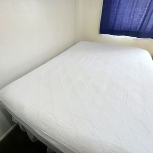 100% Cotton Mattress Cover—Fits Up to 12" Queen Mattress